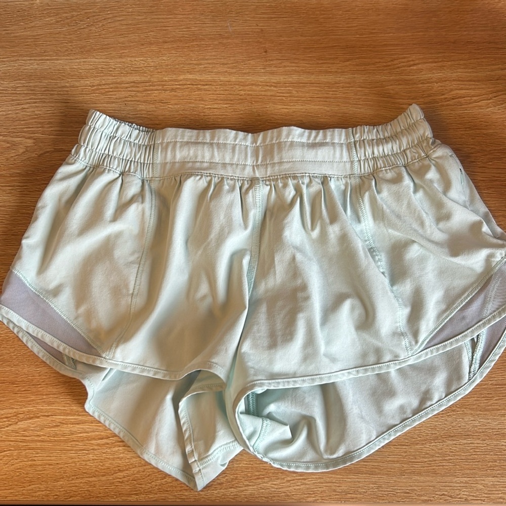 Lululemon Hotty Hot Shorts 2.5